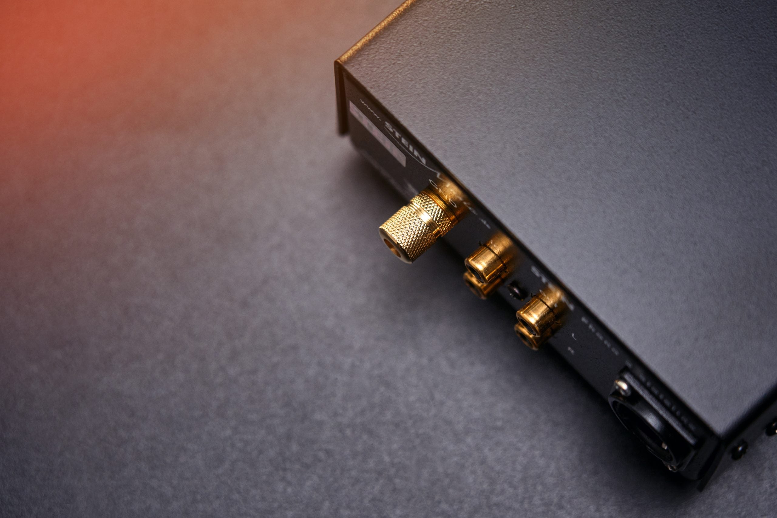 SteinMusic Stateline Phono 2 – Phono Vorverstärker mit hochwertigen vergoldeten Anschlüssen für beste Klangqualität